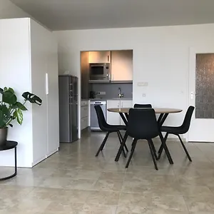  Apartment Cu@thesea