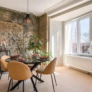 https://industrial-apartment-with-terrace-in-antwerp.hotelsantwerp.net